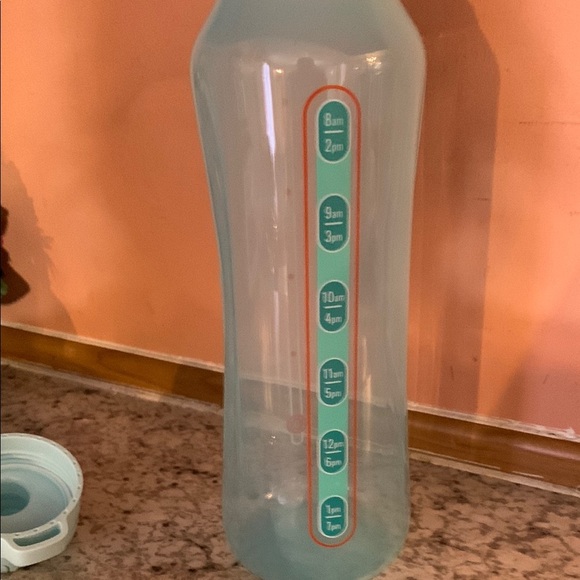 Tupperware Aquavibe Bottle/40 oz/1.2L color Aqua - Picture 4 of 4